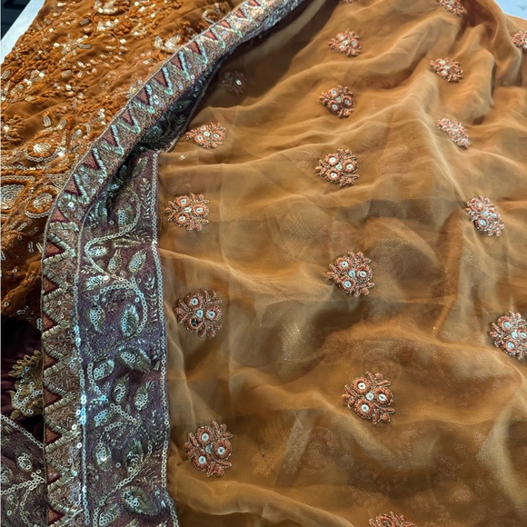 Incredibly beautifully beaded and sequined Sari (Saree) - Picture 5 of 16